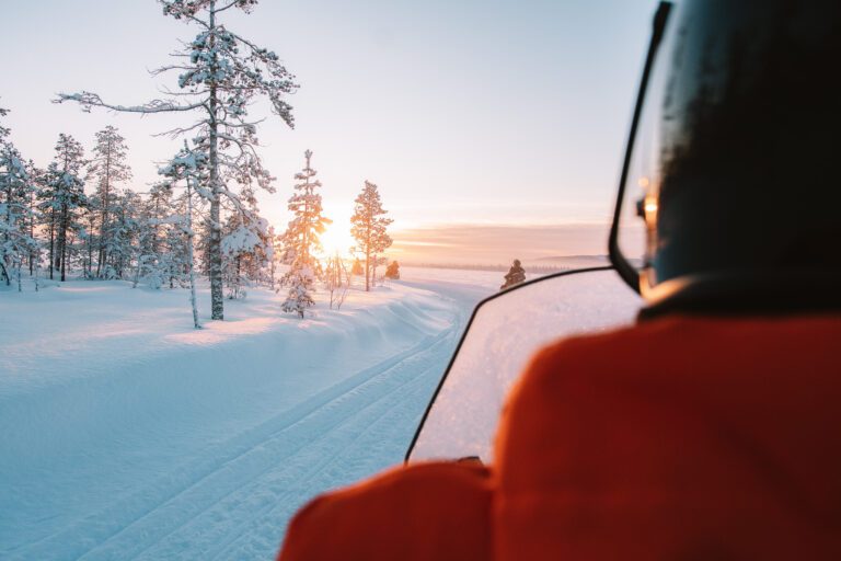 Sneeuwscooter tocht Lapland