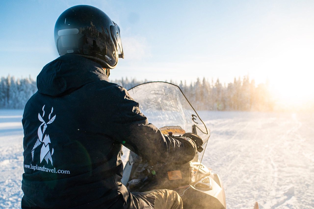 Schneemobil-Tour im finnischen Lappland